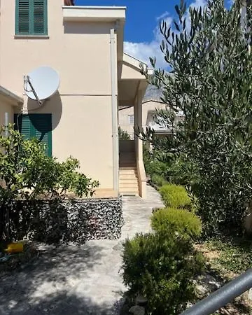 Nela Apartment *